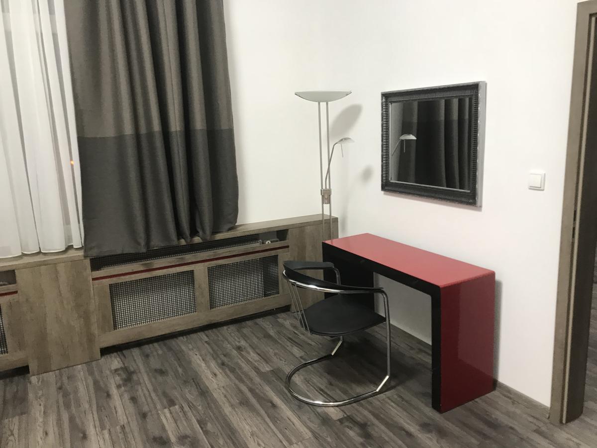 Old Town Boutique Apartments 利贝雷茨 外观 照片