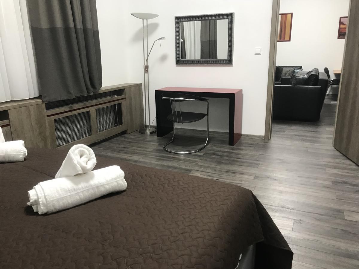 Old Town Boutique Apartments 利贝雷茨 外观 照片