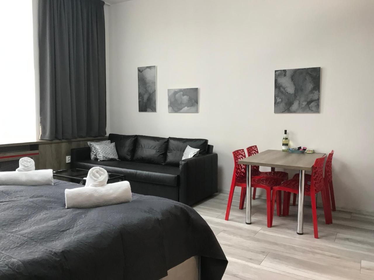 Old Town Boutique Apartments 利贝雷茨 外观 照片