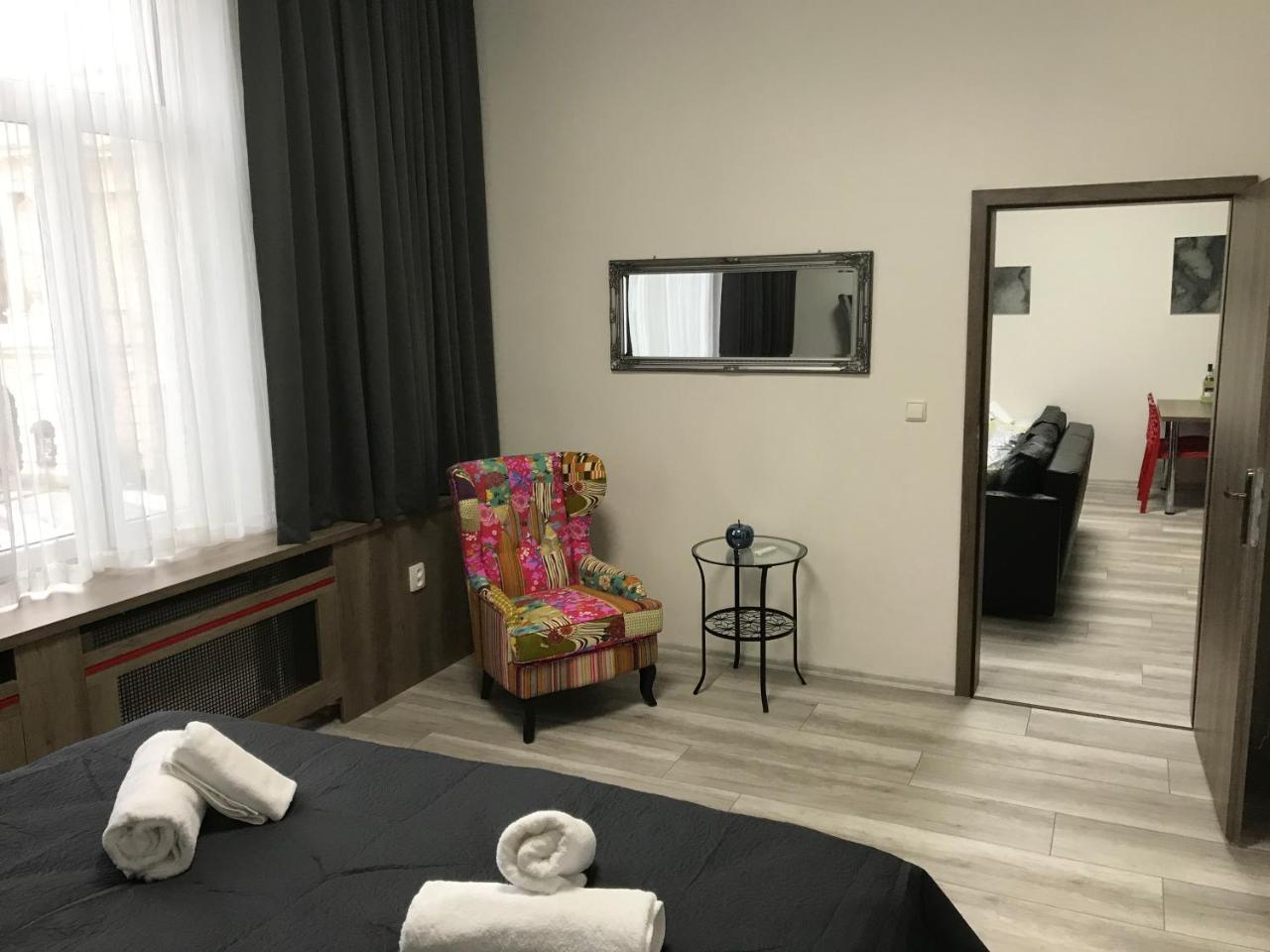 Old Town Boutique Apartments 利贝雷茨 外观 照片